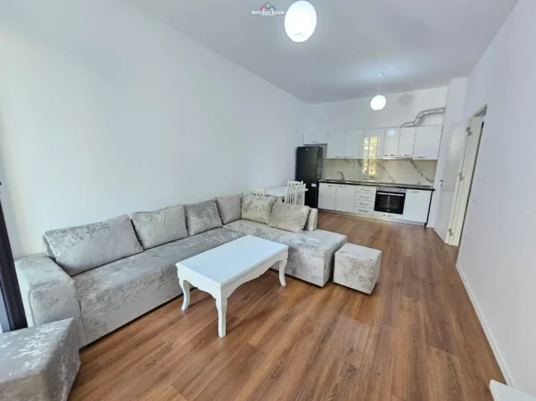 Tirane, jepet me qera apartament 1+1+Ballkon Kati 2, 65 m² 520 € (asl 2)
