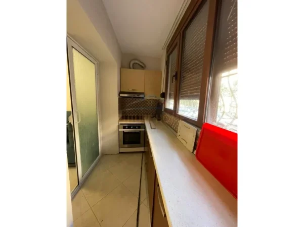 Tirane, jepet me qera apartament 2+1+Ballkon Kati 1, 72 m² 550 € (Shkolla e Baletit)