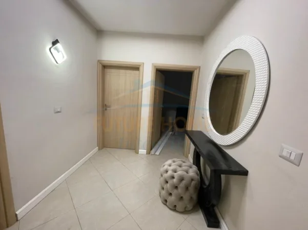 Tirane, jepet me qera apartament 2+1+Ballkon Kati 1, 72 m² 550 € (Shkolla e Baletit)