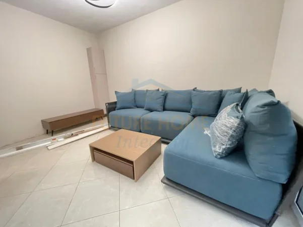 Tirane, jepet me qera apartament 2+1+Ballkon Kati 1, 72 m² 550 € (Shkolla e Baletit)
