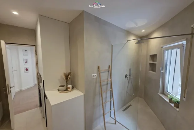 Tirane, jepet me qera apartament 1+1 Kati 1, 75 m² 840 € (Rruga Kodra e Diellit)