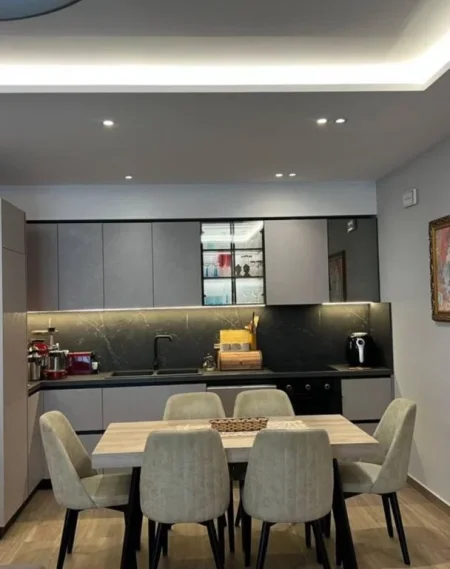 Tirane, jepet me qera apartament 2+1 , 123 m² 1.500 € (TEG)