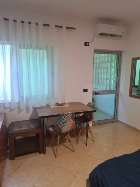Tirane, shes apartament 1+1 Kati 2, 93 m² 224.000 € (Rruga e Durresit)