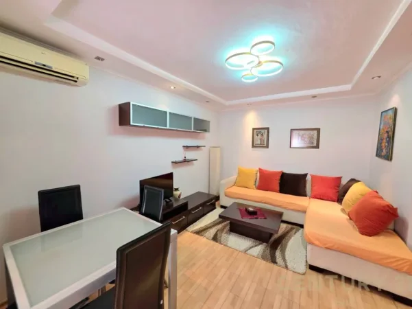 Tirane, jepet me qera apartament 1+1+Ballkon , 52 m² 420 € 