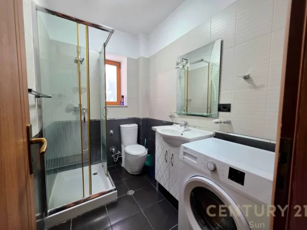 Tirane, jepet me qera apartament 1+1+Ballkon , 52 m² 420 € 