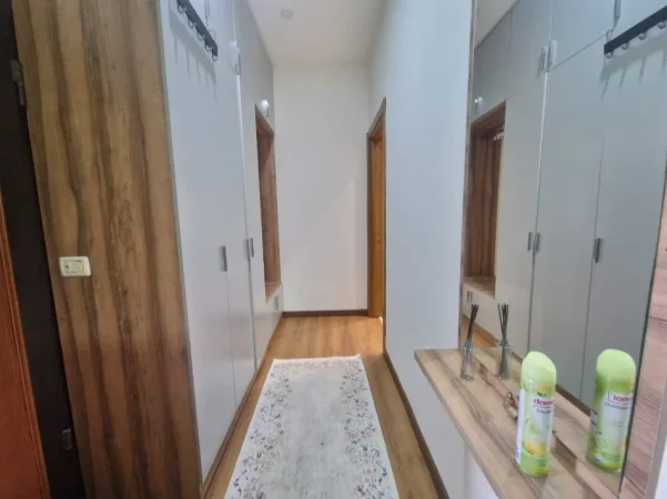 Tirane, jepet me qera apartament 1+1+Ballkon Kati 1, 65 m² 600 € (Qender)