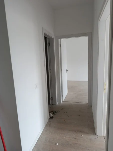 Tirane, jepet me qera apartament 2+1 Kati 7, 110 m² 500 € (Rruga 5 Maji)