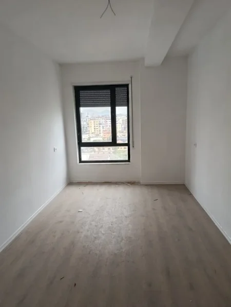 Tirane, jepet me qera apartament 2+1 Kati 7, 110 m² 500 € (Rruga 5 Maji)