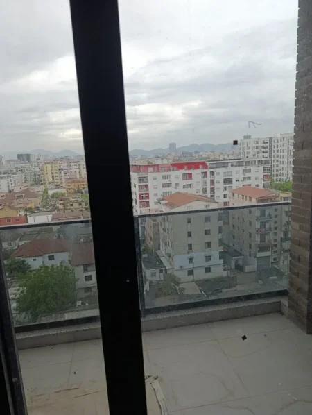Tirane, jepet me qera apartament 2+1 Kati 7, 110 m² 500 € (Rruga 5 Maji)