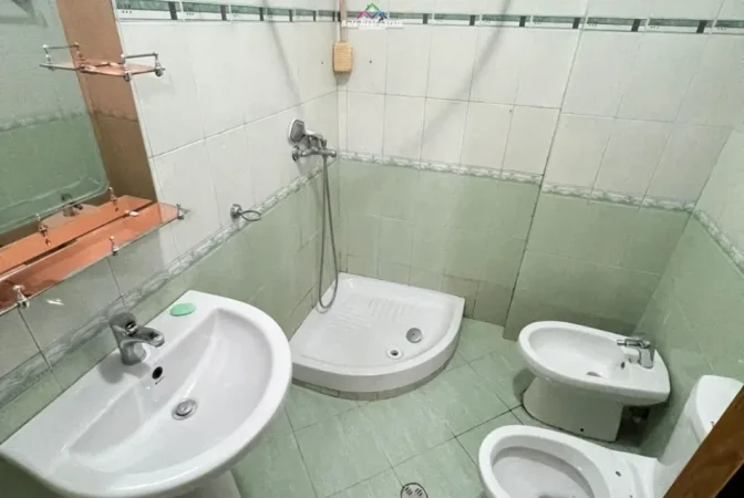 Tirane, jepet me qera apartament 1+1 Kati 3, 74 m² 530 € (Rruga Dritan Hoxha)