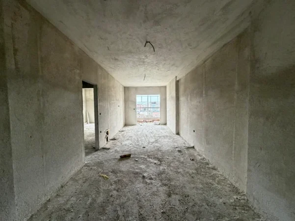 SHITET : 1+1📍Ish Fusha e Aviacionit (Prane Shkolles Dhori Leka) - Faze Suvatimesh || 145,000€ - Sp.94m² - Mundesi si per Investim dhe banim