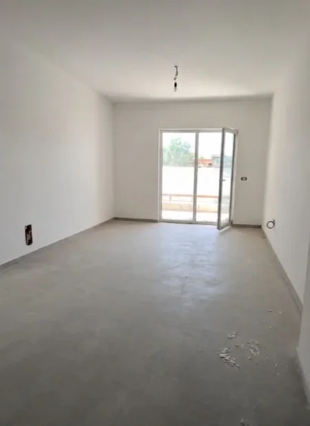 Tirane, jepet me qera zyre Kati 1, 94 m² 800 € (Rruga Dritan Hoxha)