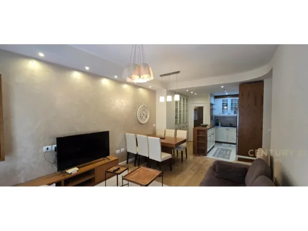 Tirane, shitet apartament 3+1+Ballkon Kati 1, 107 m² 260.000 € (kodra e diellit)