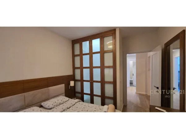 Tirane, shitet apartament 3+1+Ballkon Kati 1, 107 m² 260.000 € (kodra e diellit)