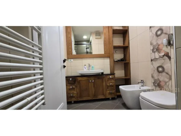 Tirane, shitet apartament 3+1+Ballkon Kati 1, 107 m² 260.000 € (kodra e diellit)