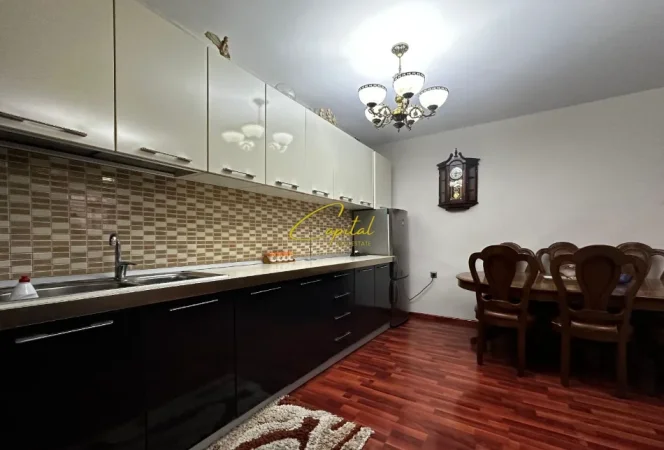 Tirane, jepet me qera apartament 2+1 Kati 4, 100 m² 550 € (RRUGA FORTUZI)