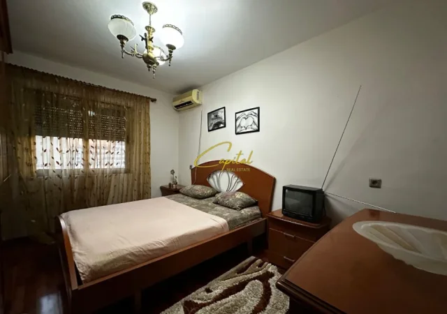 Tirane, jepet me qera apartament 2+1 Kati 4, 100 m² 550 € (RRUGA FORTUZI)