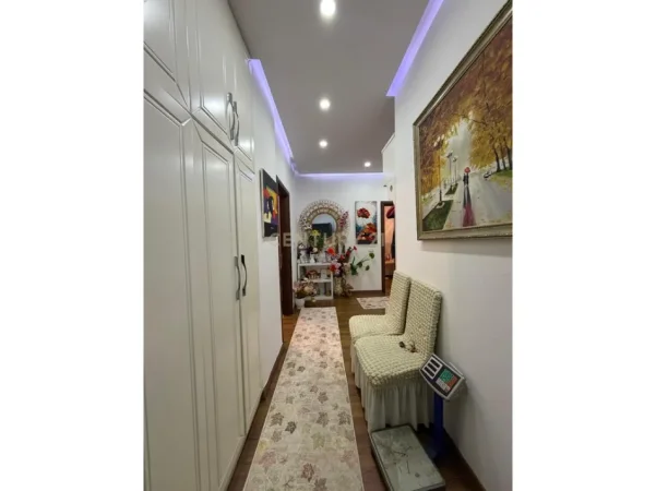 Tirane, shitet apartament 2+1 Kati 1, 106 m² 220.000 € (5 maji)