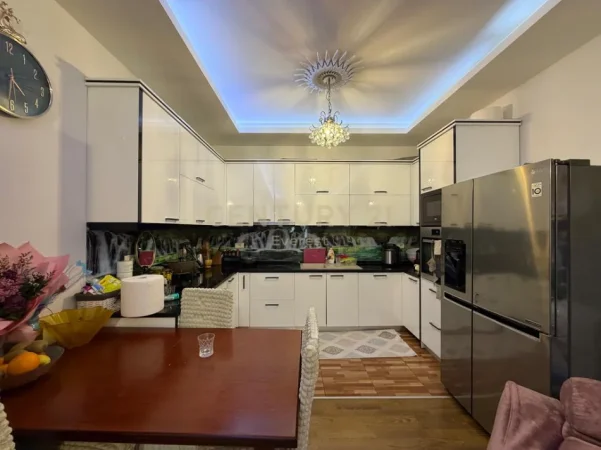 Tirane, shitet apartament 2+1 Kati 1, 106 m² 220.000 € (5 maji)