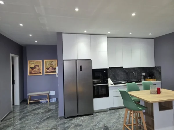Tirane, jepet me qera apartament 2+1 Kati 6, 100 m² 750 € (Rruga Panorama)