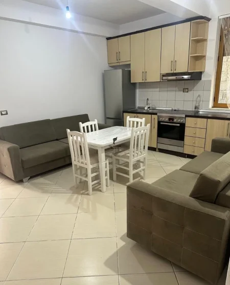 Tirane, jepet me qera apartament 2+1 Kati 3, 70 m² 350 € (RRUGA MYSLYM KETA)