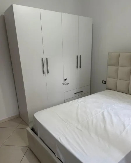 Tirane, jepet me qera apartament 2+1 Kati 3, 70 m² 350 € (RRUGA MYSLYM KETA)