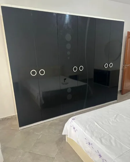 Tirane, jepet me qera apartament 2+1 Kati 3, 70 m² 350 € (RRUGA MYSLYM KETA)