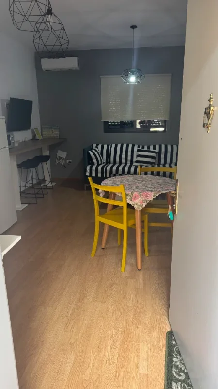 Tirane, jepet me qera apartament 1+1+Ballkon Kati 3, 60 m² 500 € (Perball Square 21)