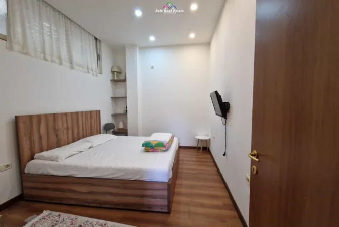 Tirane, jepet me qera apartament 1+1+Ballkon Kati 1, 65 m² 600 € (qender)