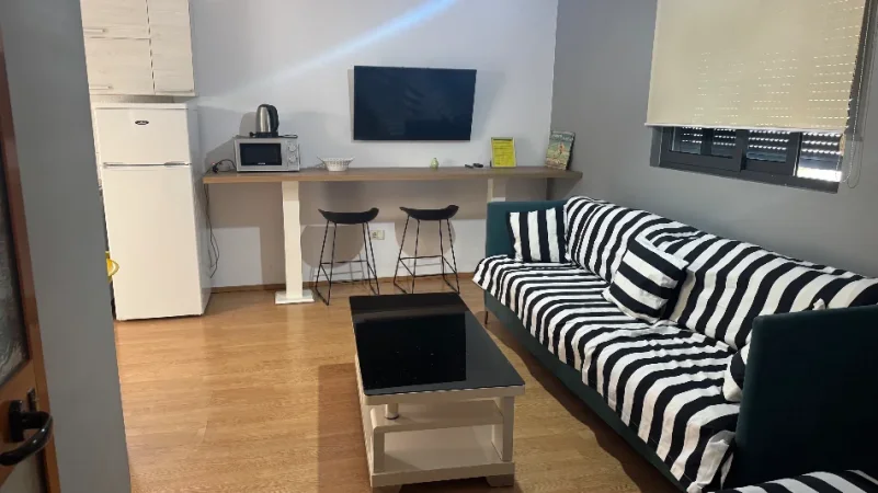 Tirane, jepet me qera apartament 1+1+Ballkon Kati 3, 60 m² 500 € (Perball Square 21)