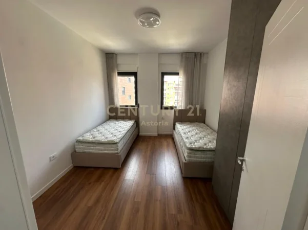 Tirane, jepet me qera apartament 2+1 Kati 5, 105 m² 750 € (Astir)