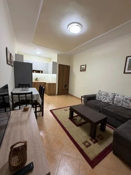 Tirane, jepet me qera apartament 1+1 Kati 4, 60 m² 470 € (STACIONI I TRENIT)