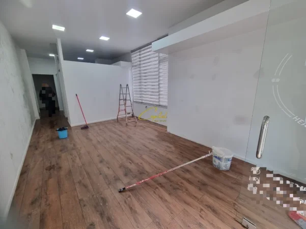 Tirane, jepet me qera ambjent biznesi Kati 0, 50 m² 600 € (MYSLYM SHYRI)