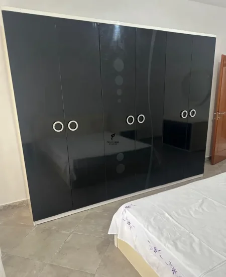 Tirane, jepet me qera apartament 1+1 Kati 3, 70 m² 350 € (TUFINE)