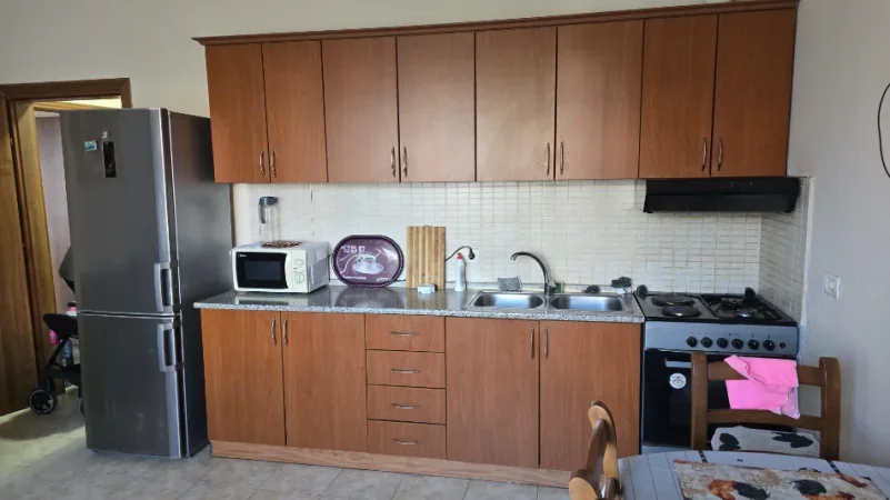 Tirane, jepet me qera apartament 1+1 Kati 2, 60 m² 420 € (Rruga Gjergj Legisi)