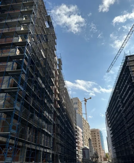 Tirane, shitet apartament 2+1 , 108 m² 195.444 € (stacioni trenit)
