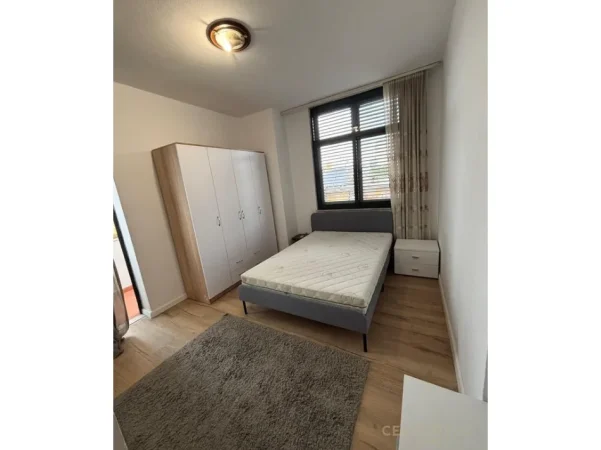 Tirane, jepet me qera apartament 3+1+Ballkon Kati 3, 157 m² 1.050 € (rruga e kavajes)