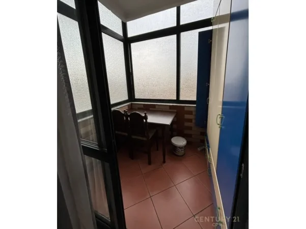 Tirane, jepet me qera apartament 3+1+Ballkon Kati 3, 157 m² 1.050 € (rruga e kavajes)