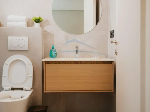Tirane, jepet me qera apartament 2+1 Kati 3, 60 m² 1.000 € (Myslym Shyr)