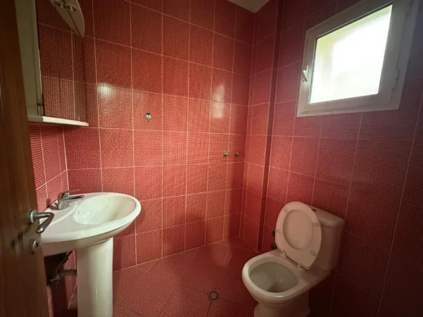 Tirane, jepet me qera apartament 2+1 Kati 2, 119 m² 420 € (Astir)