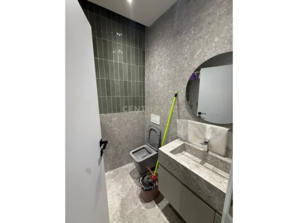 Tirane, jepet me qera apartament 2+1 Kati 8, 110 m² 1.200 € (kopshti botanik)