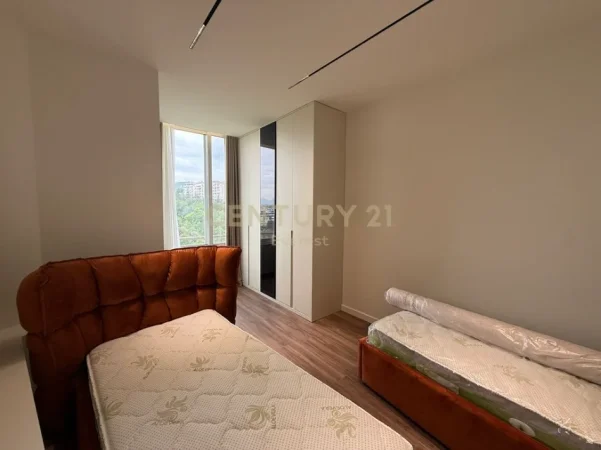 Tirane, jepet me qera apartament 2+1 Kati 8, 110 m² 1.200 € (kopshti botanik)