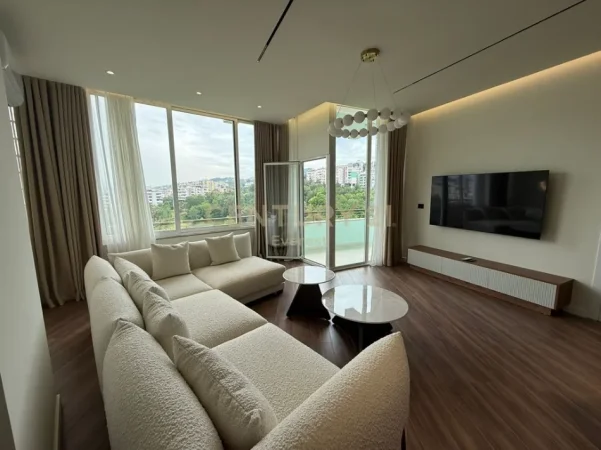 Tirane, jepet me qera apartament 2+1 Kati 8, 110 m² 1.200 € (kopshti botanik)