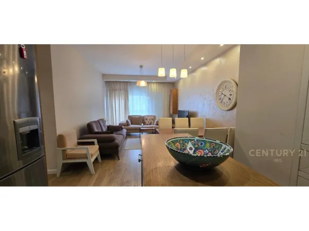 Tirane, shitet apartament 3+1 Kati 1, 107 m² 260.000 € 