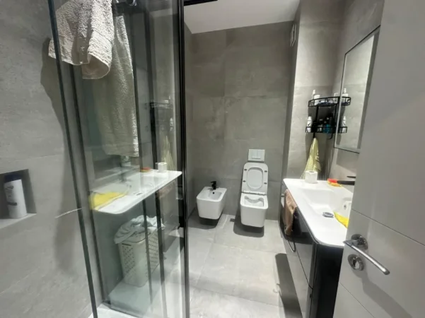 Tirane, shitet 2+1+Ballkon , 116 m² 187.000 € (Rruga Sokrat Miho)