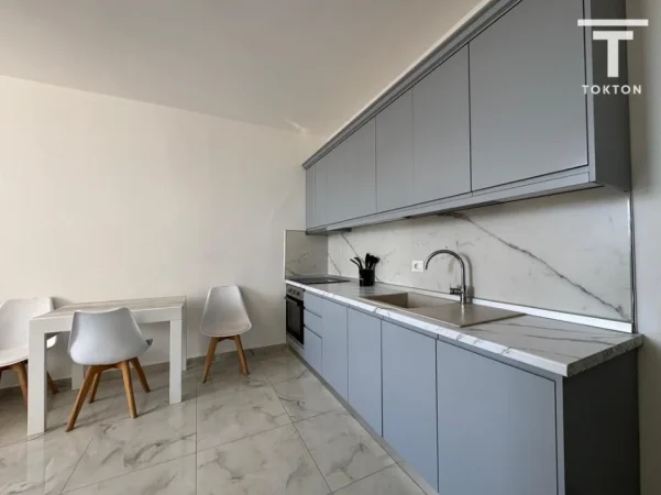 Durres, shitet apartament 1+1 Kati 6, 105.000 € 