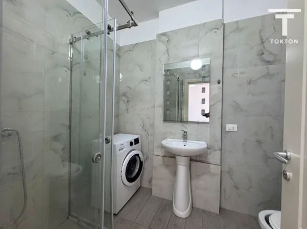 Durres, shitet apartament 1+1 Kati 6, 105.000 € 