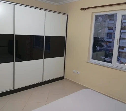 Tirane, jepet me qera apartament 2+1 , 102 m² 500 € 
