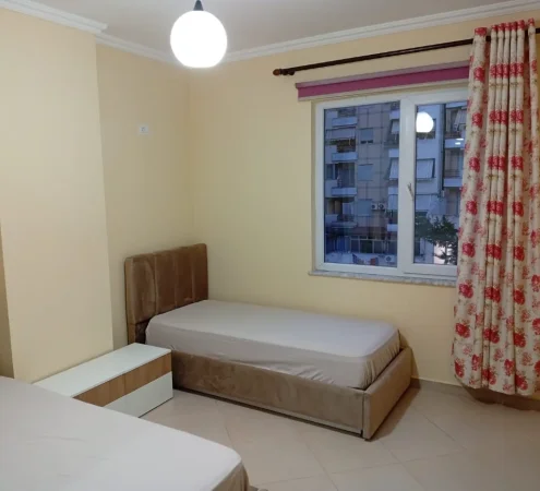 Tirane, jepet me qera apartament 2+1 , 102 m² 500 € 