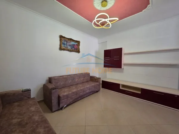 Tirane, jepet me qera apartament 2+1+Ballkon Kati 7, 105 m² 400 € (Yzberisht)